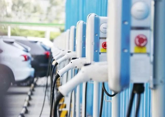 <b>布局充電樁散熱風扇多年，蘑菇视频网址電機助力新能源汽車充電樁建設</b>